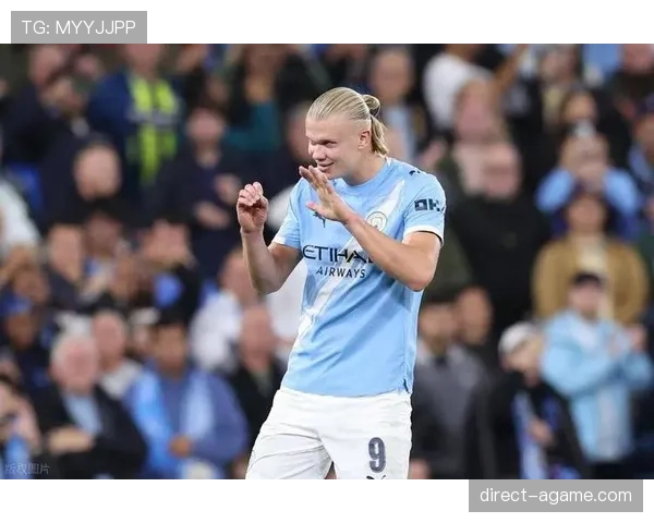 哈兰德连续高位逼抢撕裂后防，表现抢眼显角色转变