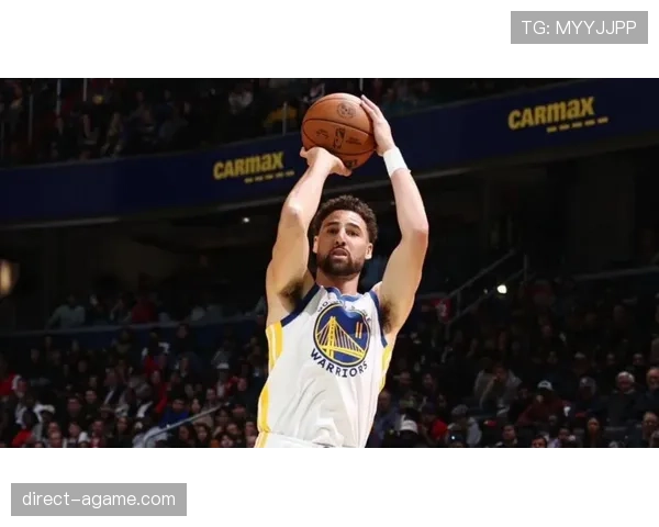 克莱·汤普森三分效率提升拉开防守空间助勇士进攻多点发力