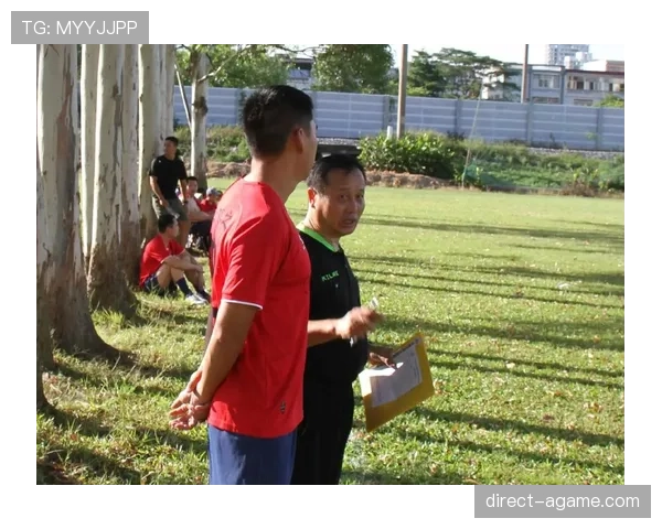 第四官员在足球比赛中的职责与裁判支持规则详解