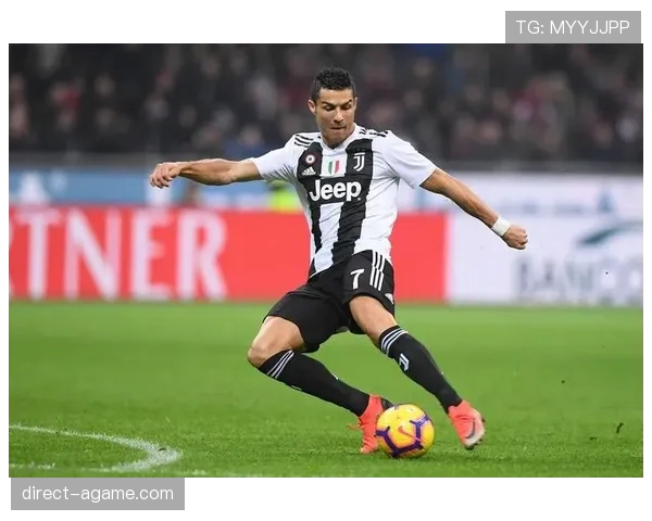 影锋角色解析：阿尔瓦雷斯如何连接中前场